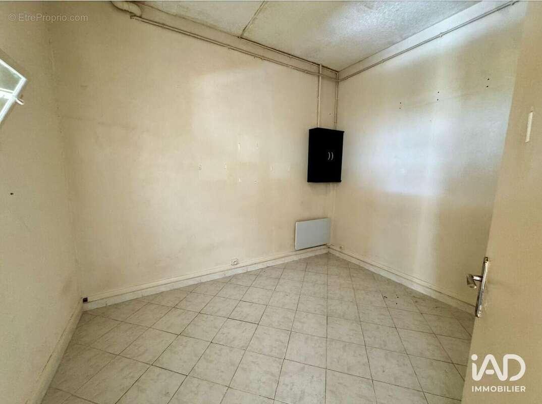 Photo 3 - Commerce à MARSEILLE-13E