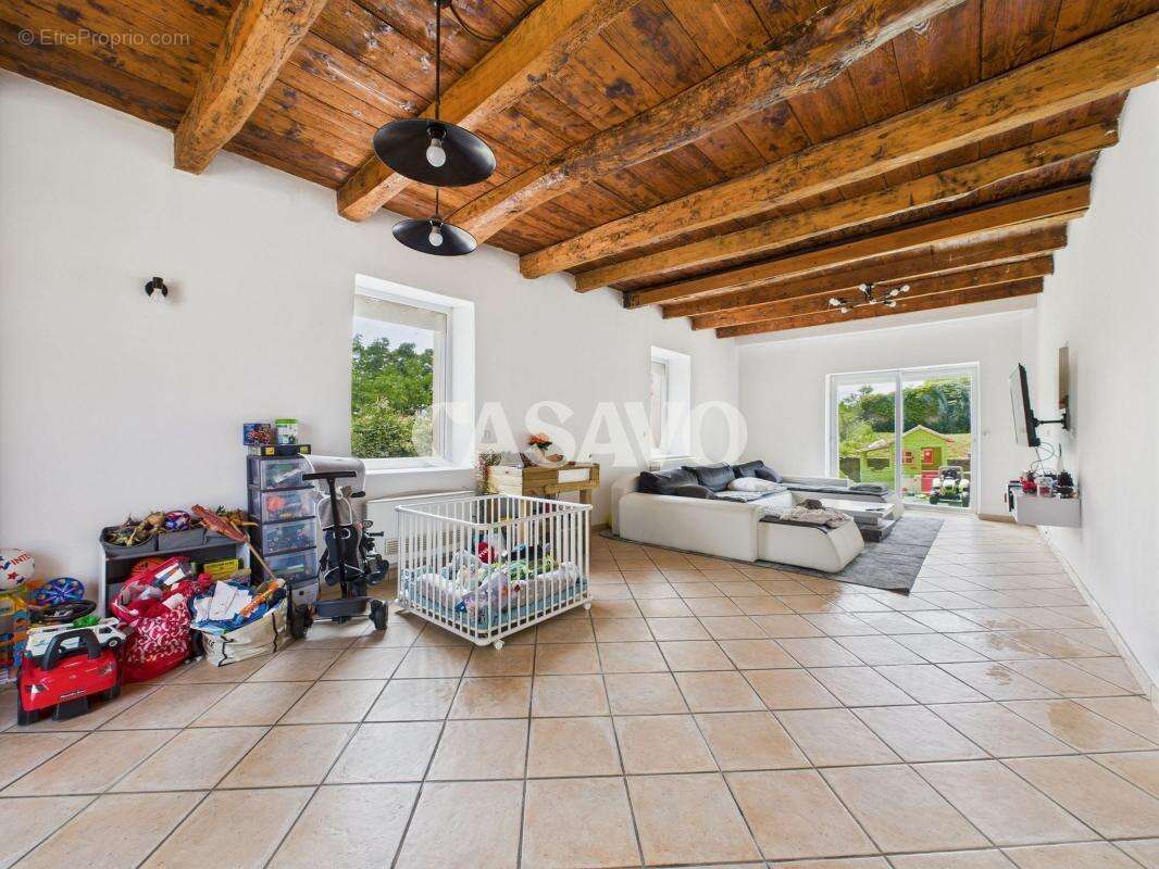 Vente Maison 7 pièces de 246m² - 38440 Artas - photo 3