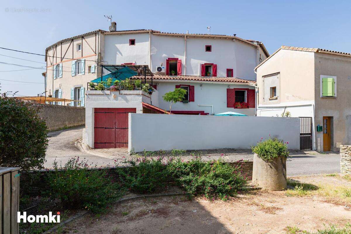 Maison à VILLENEUVE-LES-MONTREAL