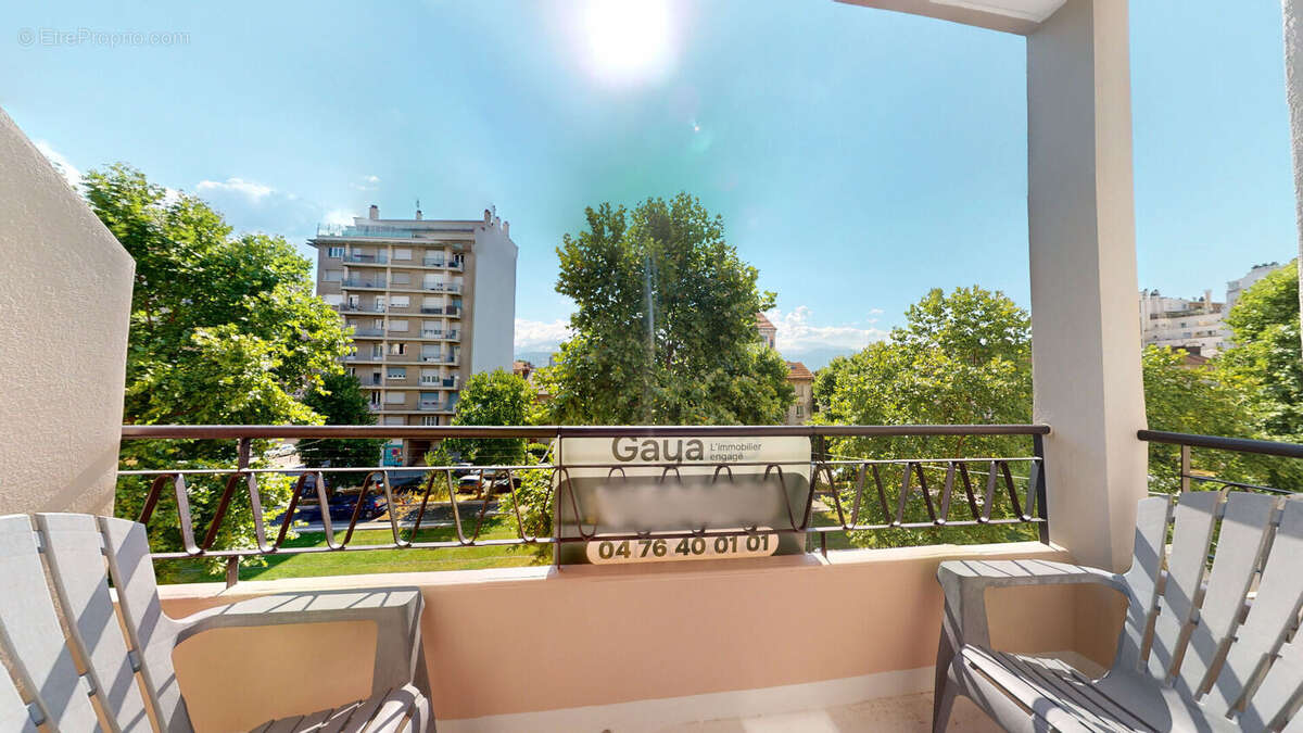 Appartement 3 pièces de 82 m2 avec 2 balcons - Vallier / Libération - Grenoble - photo 14