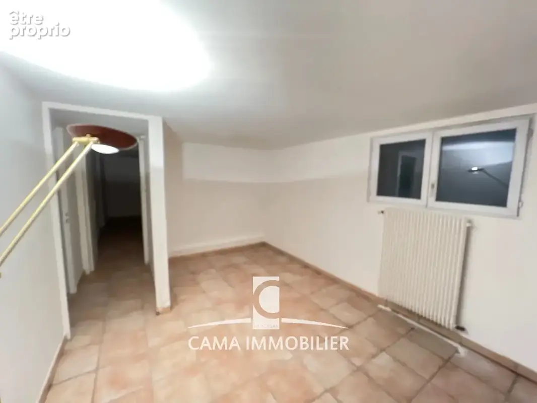 EXCLUSIVITE.  A Buc Maison de quatre chambres avec sous sol total sur un terrain clos de 650m2 environ - photo 13