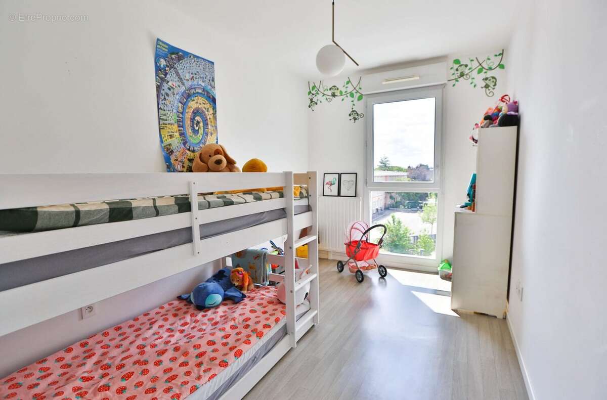 Chambre 2 F3 Noisy le grand - Appartement à NOISY-LE-GRAND