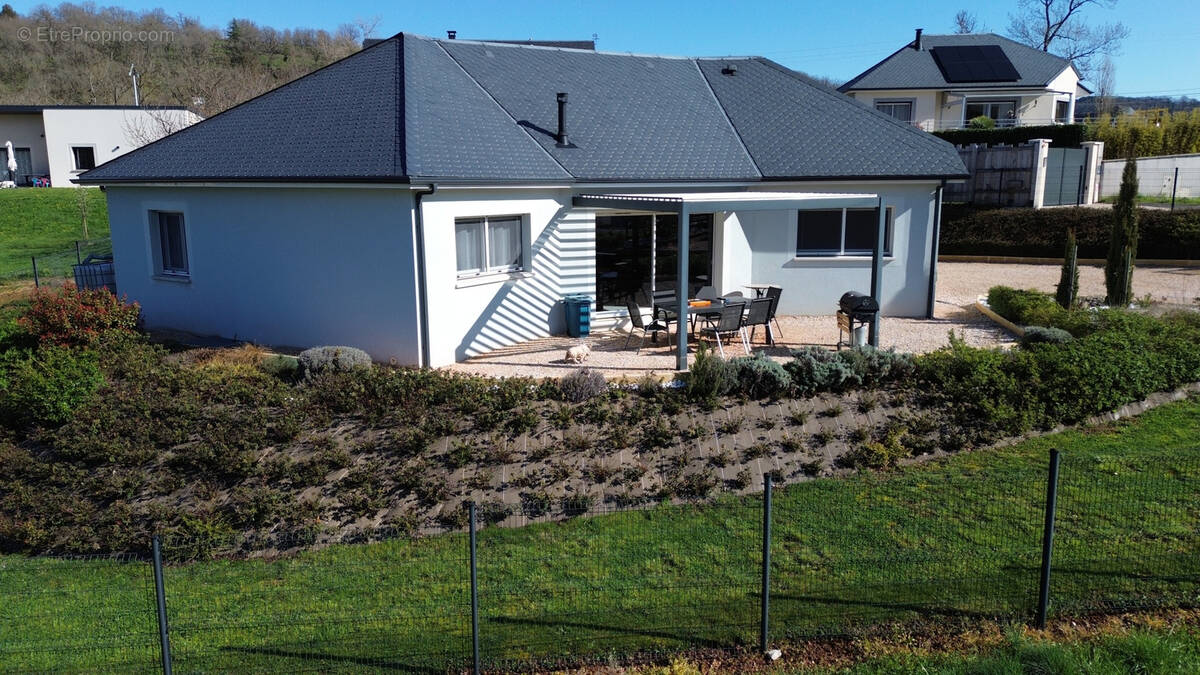 Maison à SAINT-LAURENT-D'OLT