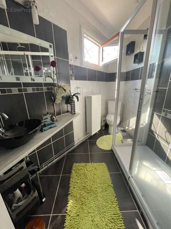 Maison à LA CELLE-DUNOISE