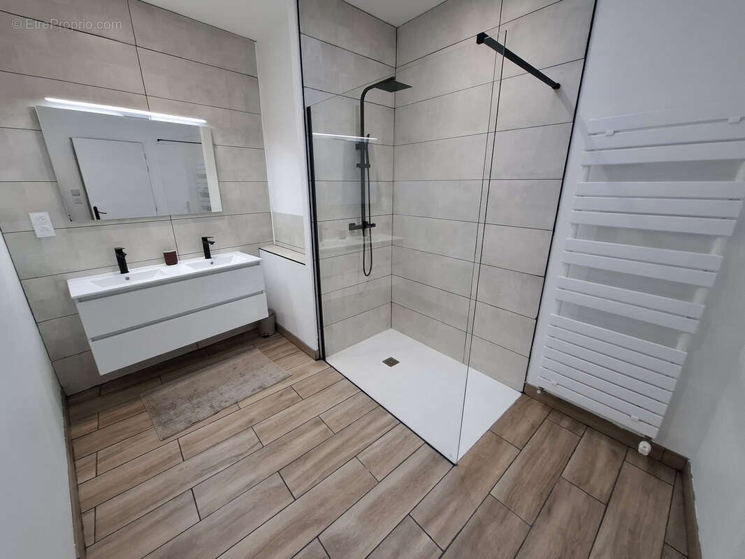 Maison à CLONAS-SUR-VAREZE