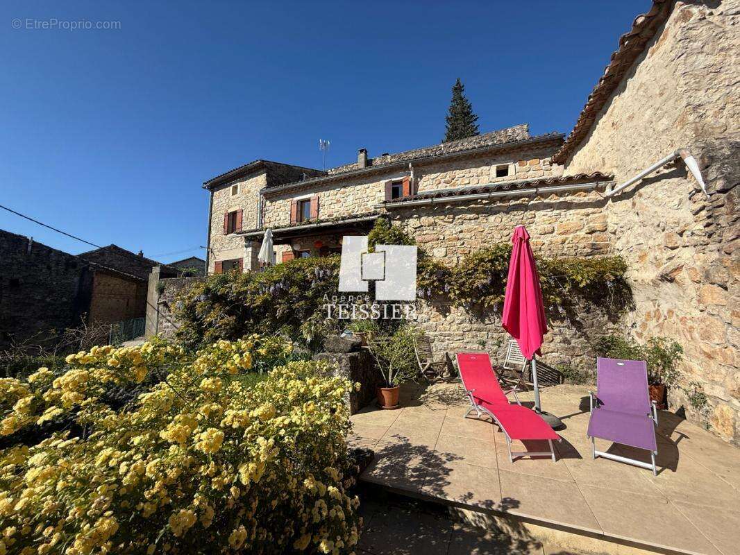 Maison à SAINT-PAUL-LE-JEUNE