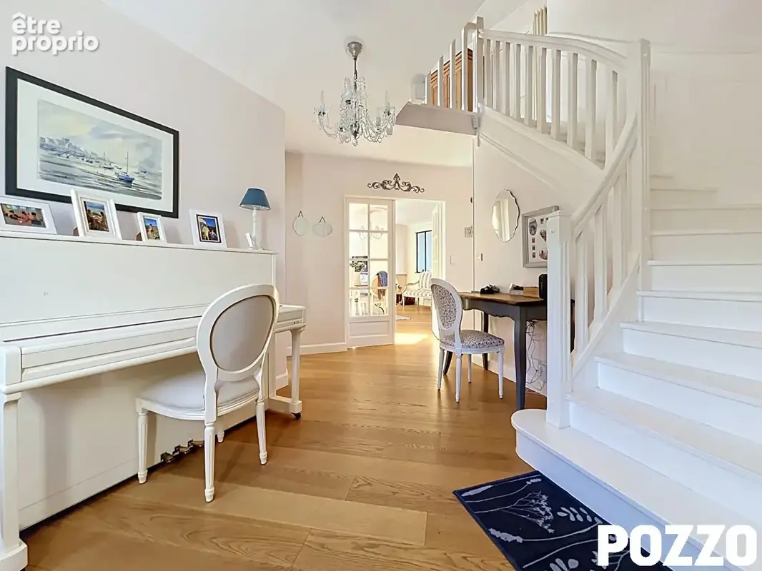 DONVILLE LES BAINS - Superbe maison de 182m² - Vue mer - Sous-sol complet de 112m² - photo 10