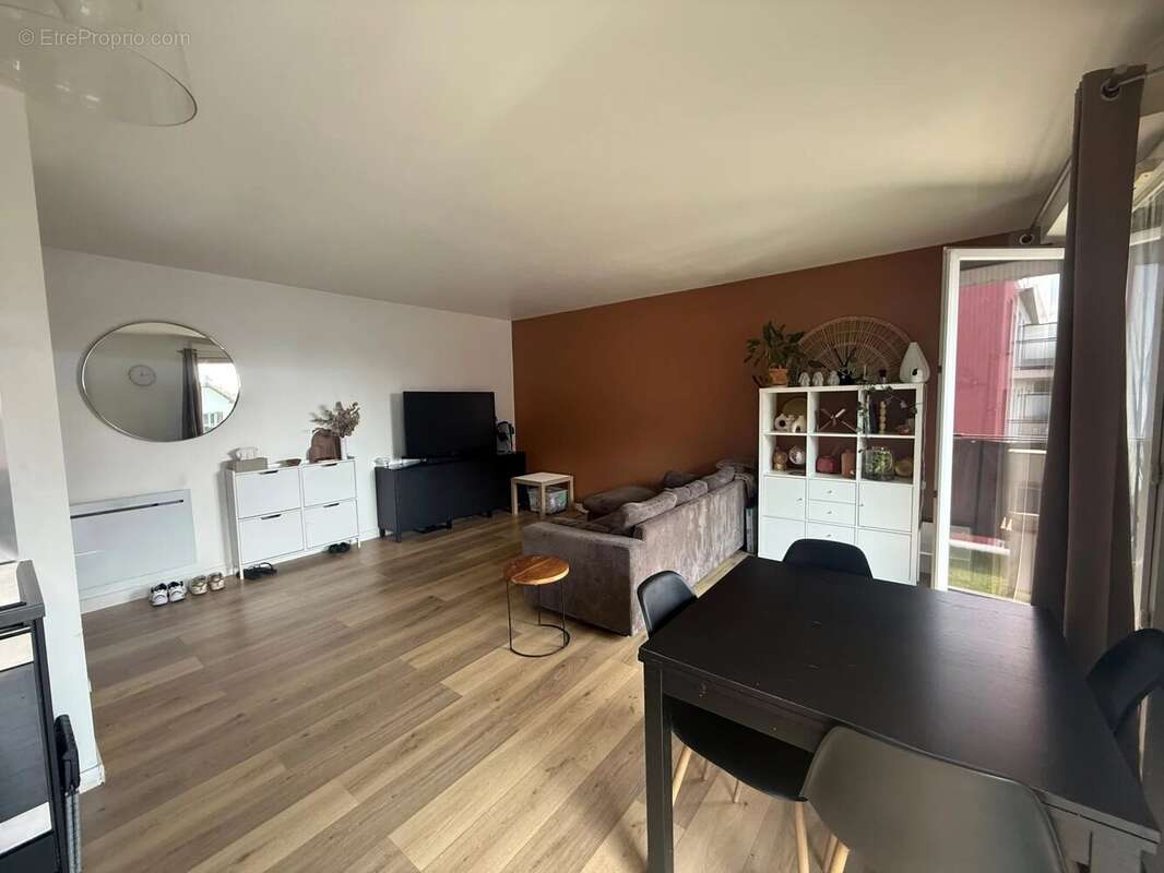 Joli 3 pièces situé au dernier étage ! - photo 3