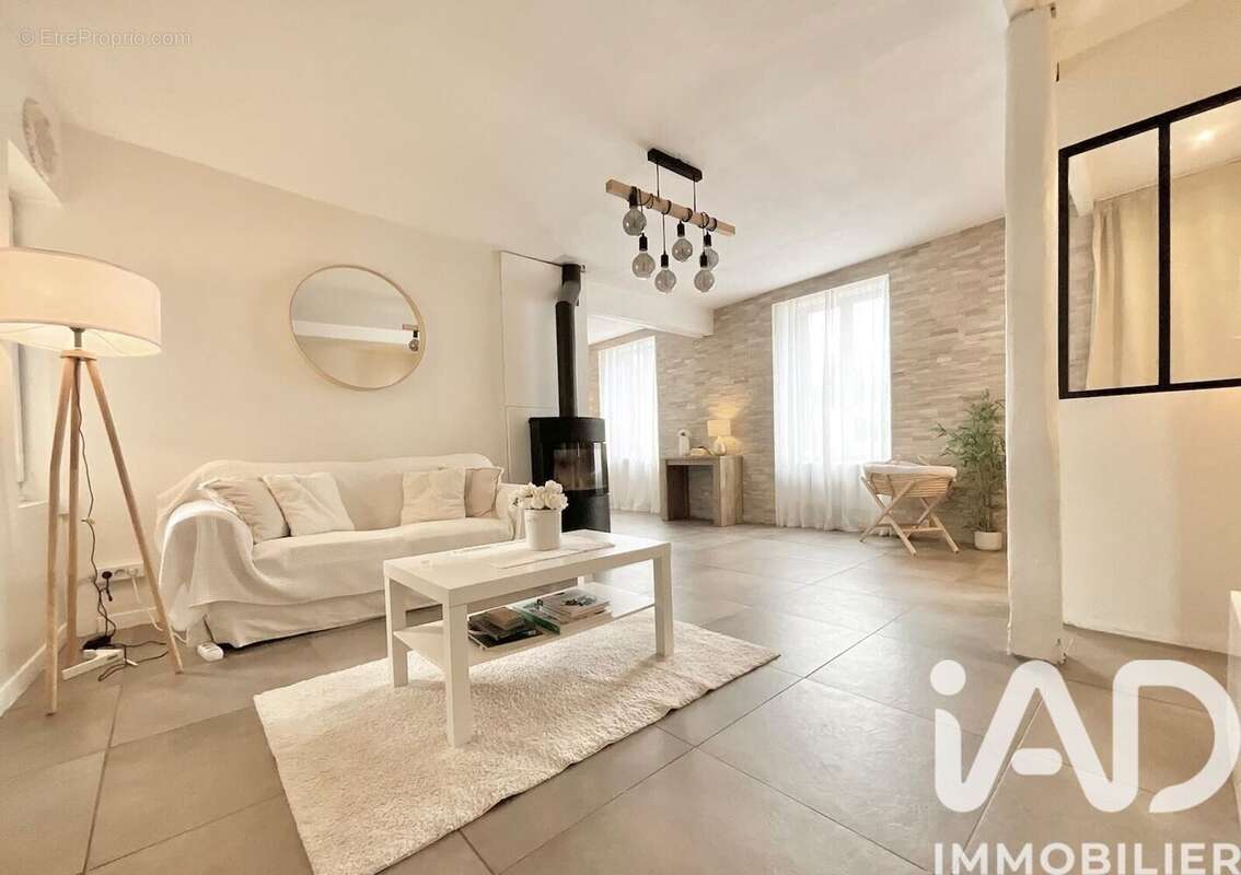 Photo 2 - Maison à MARLY-LA-VILLE