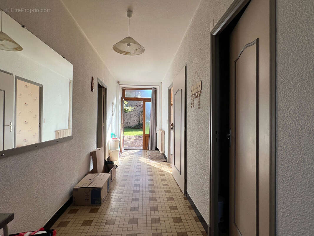 Maison à CHAPELLE-VIVIERS