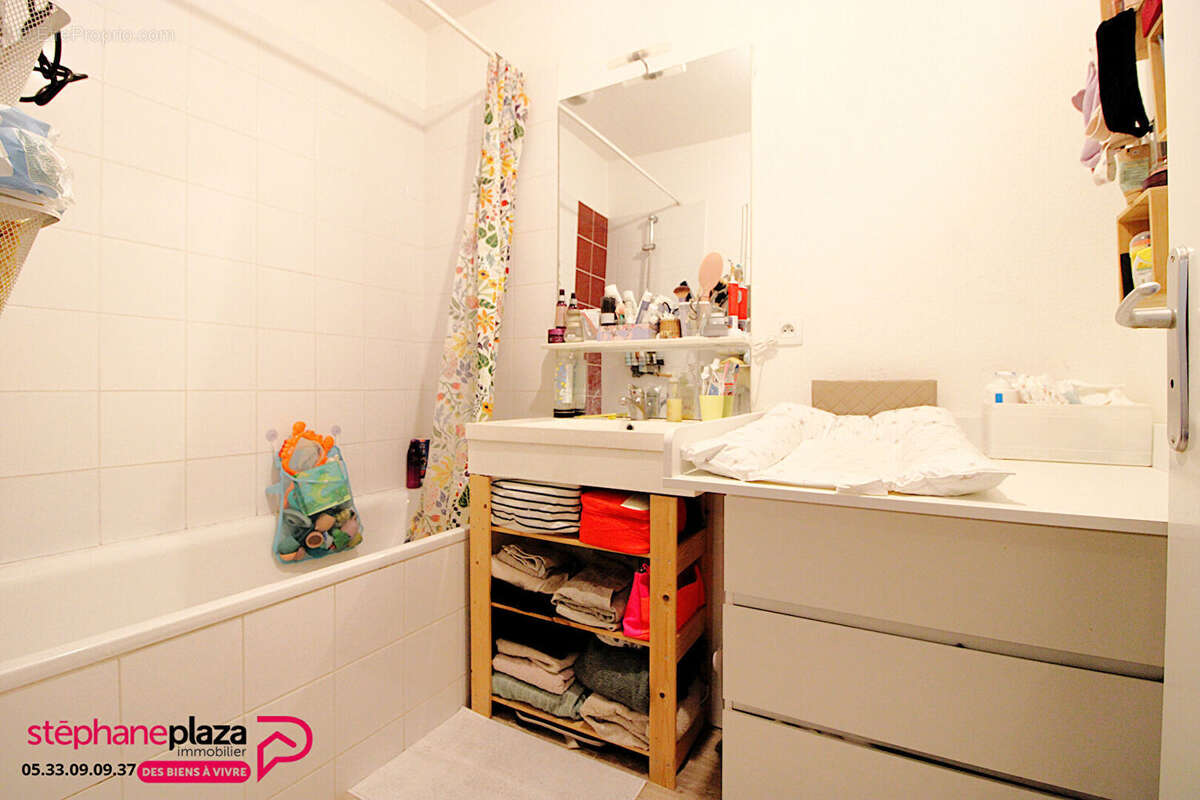 Appartement à PAREMPUYRE