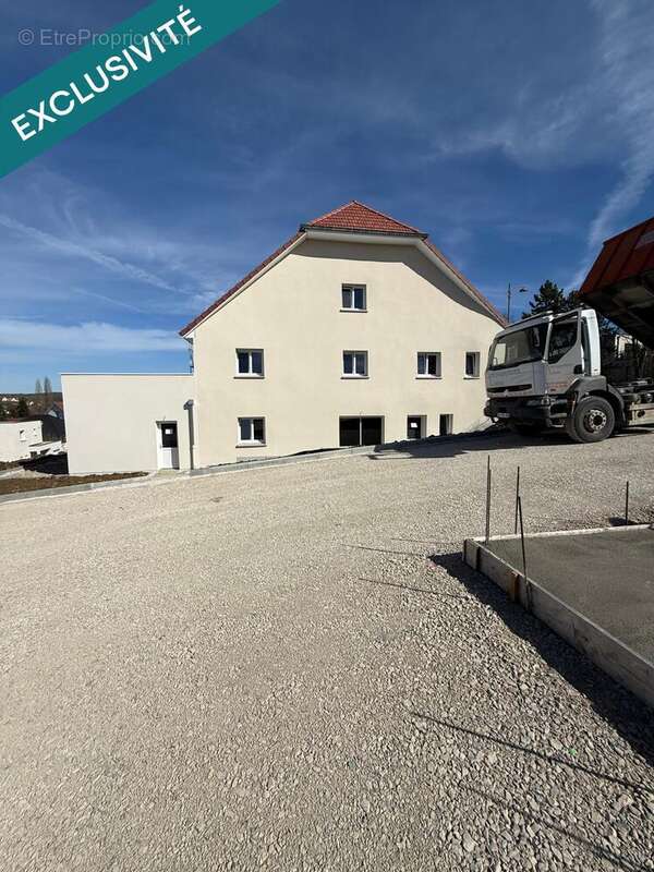 Appartement 110 m² à Pouilley-Les-Vignes  - photo 3