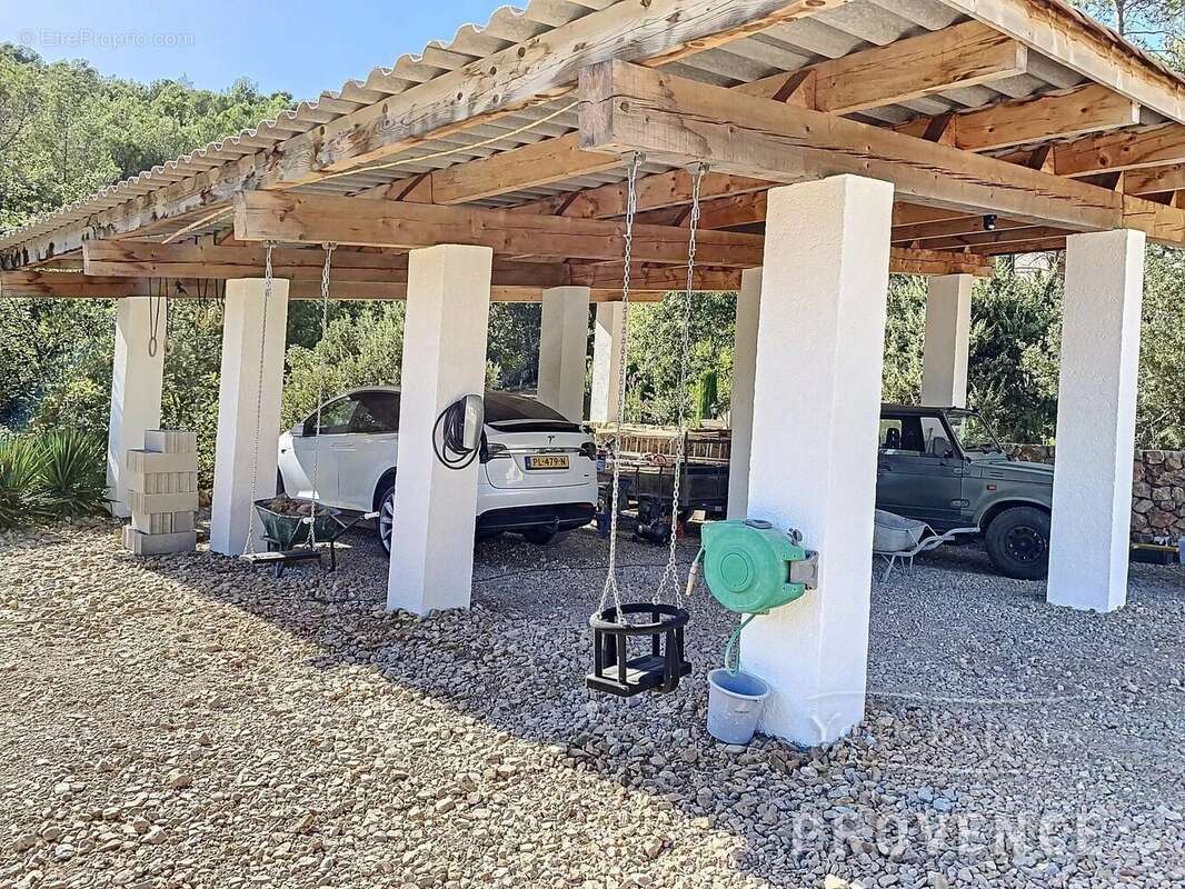 Maison à SAINT-ANTONIN-DU-VAR