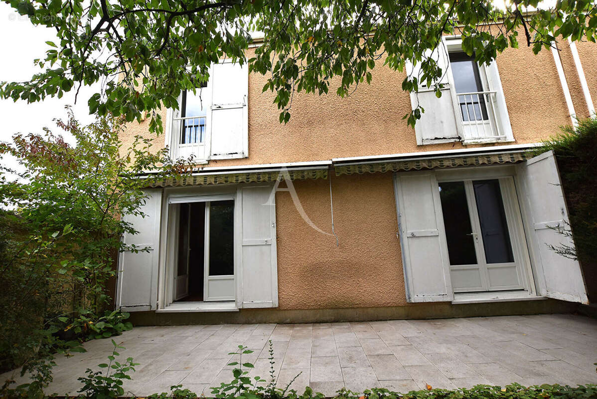 Maison à COMBS-LA-VILLE
