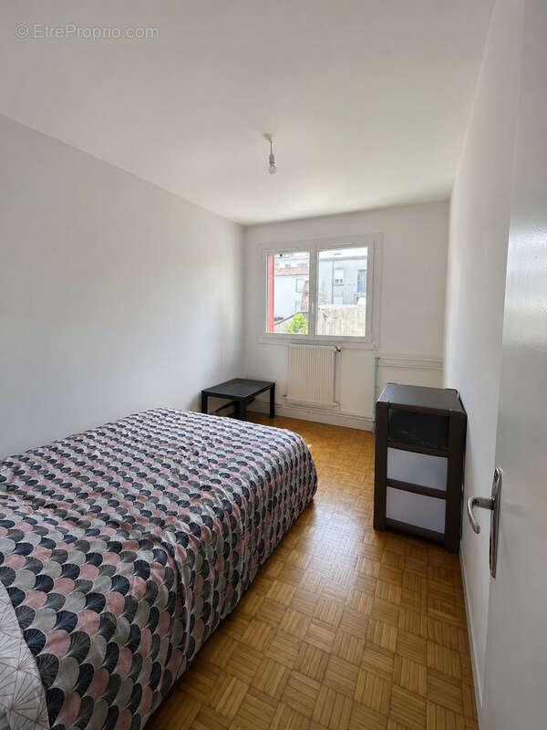 Appartement T3 de 69 m2   Hyper centre La Roche-sur-Yon   2 balcons   Cave - photo 4
