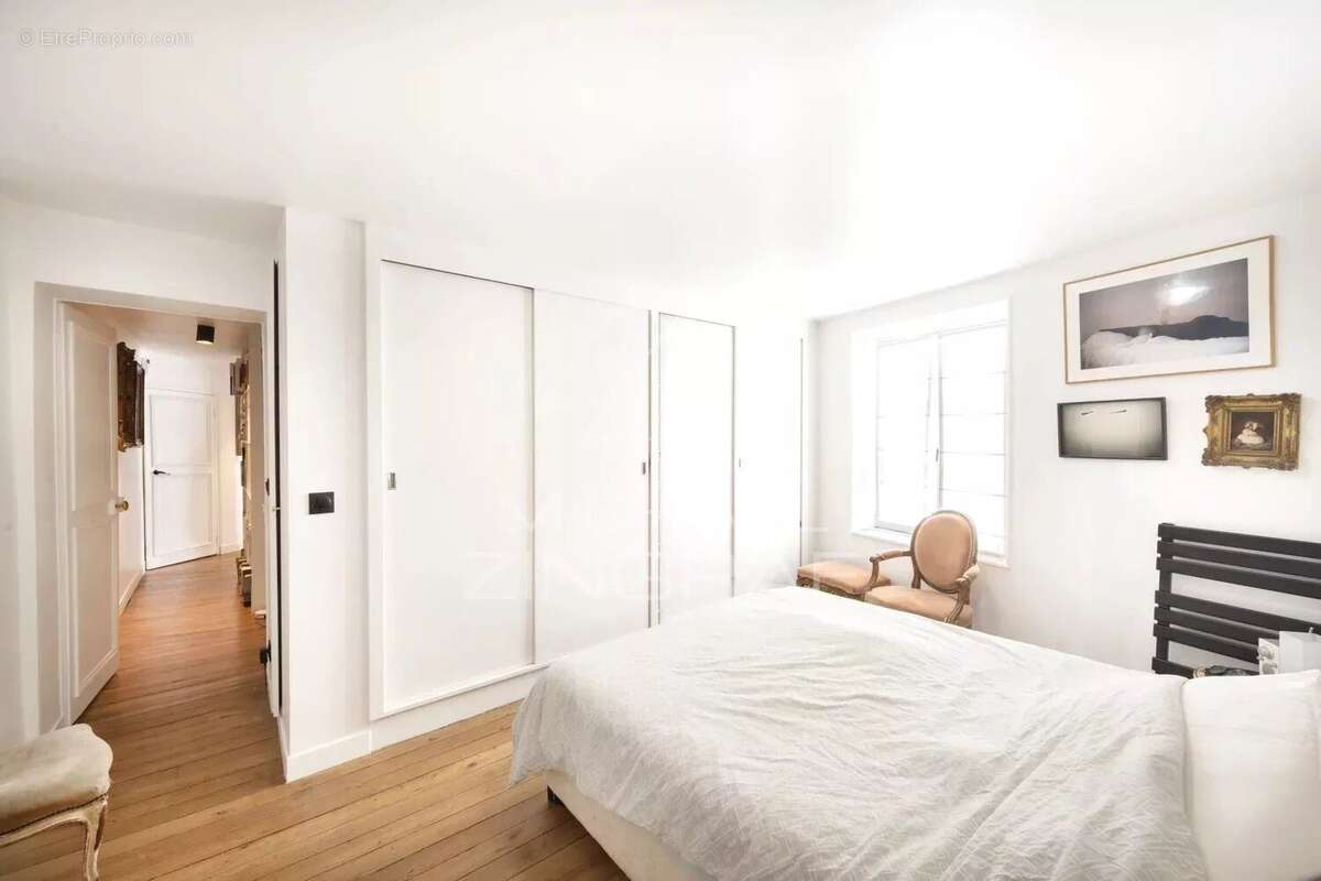 Appartement à PARIS-7E