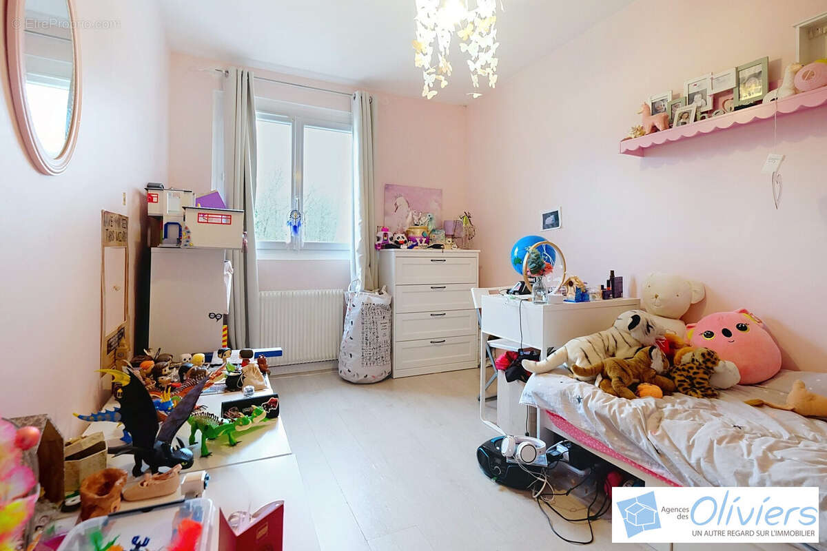 Maison à VOISINS-LE-BRETONNEUX