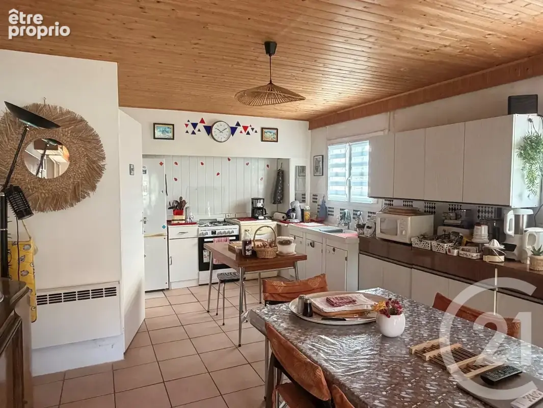 Maison 207 m² à Roiffieux  - photo 12