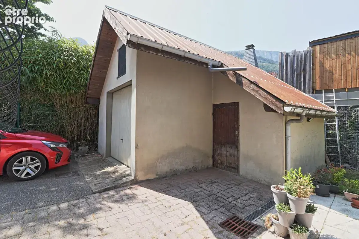 T4 dans maison (3 chambres) entièrement rénové, Doussard, 89 m² avec jardin, garage, cave et parking - photo 11