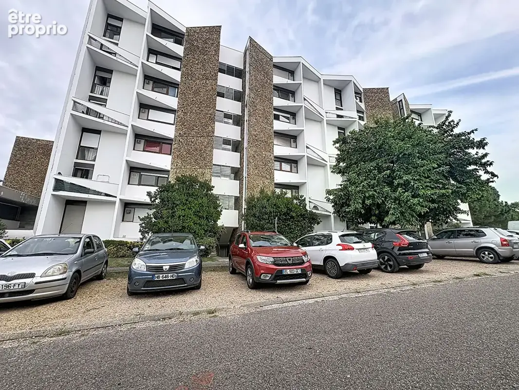 Appartement 4 pièce(s) - 79.86 m² proche tram et facs - photo 13