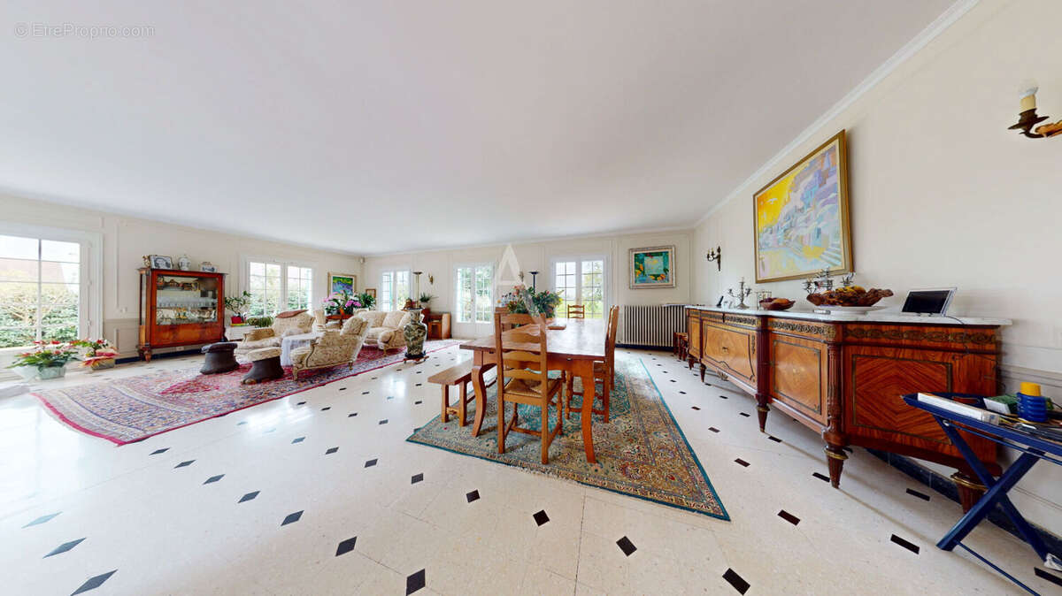 Maison à CREVECOEUR-EN-BRIE