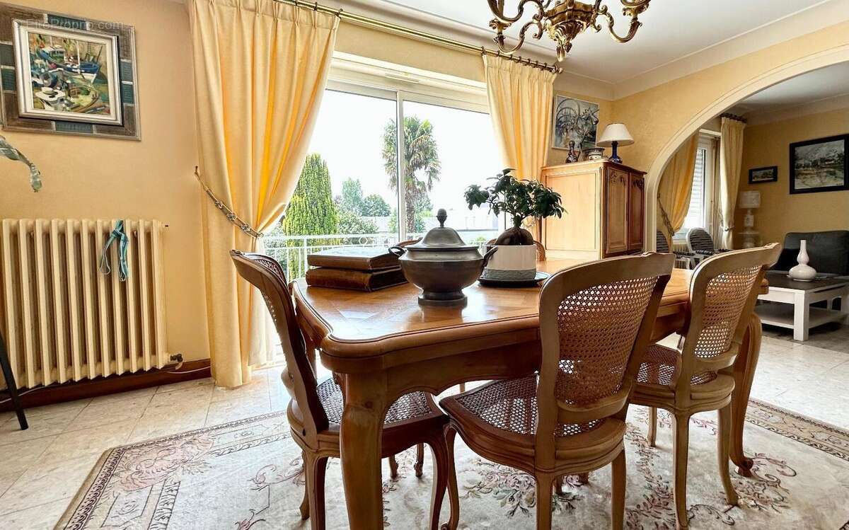 Maison 125 m² à Trelaze  - photo 3
