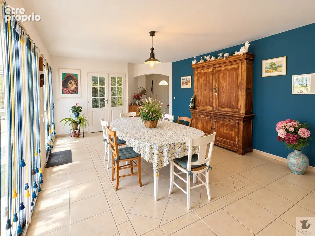 À 5 minutes du centre d’Issigeac, belle propriété de 220 m2 habitables, parfaitement entretenue et sans travaux à prévoir - photo 4