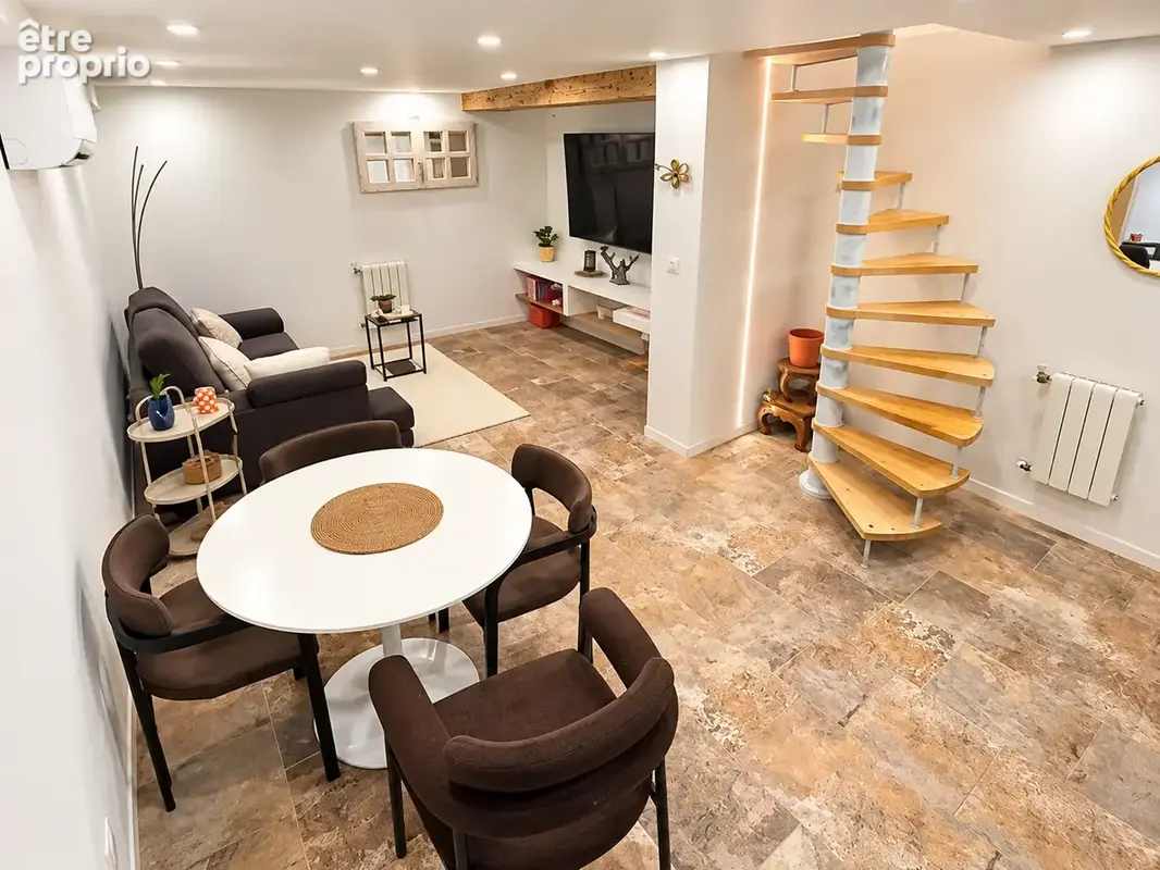 Duplex T3  de 61.36m2 à vendre sur la vieille ville de Hyères - photo 2