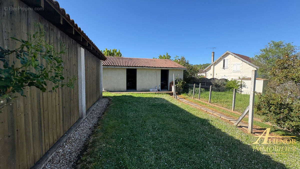 Maison à COULOUNIEIX-CHAMIERS