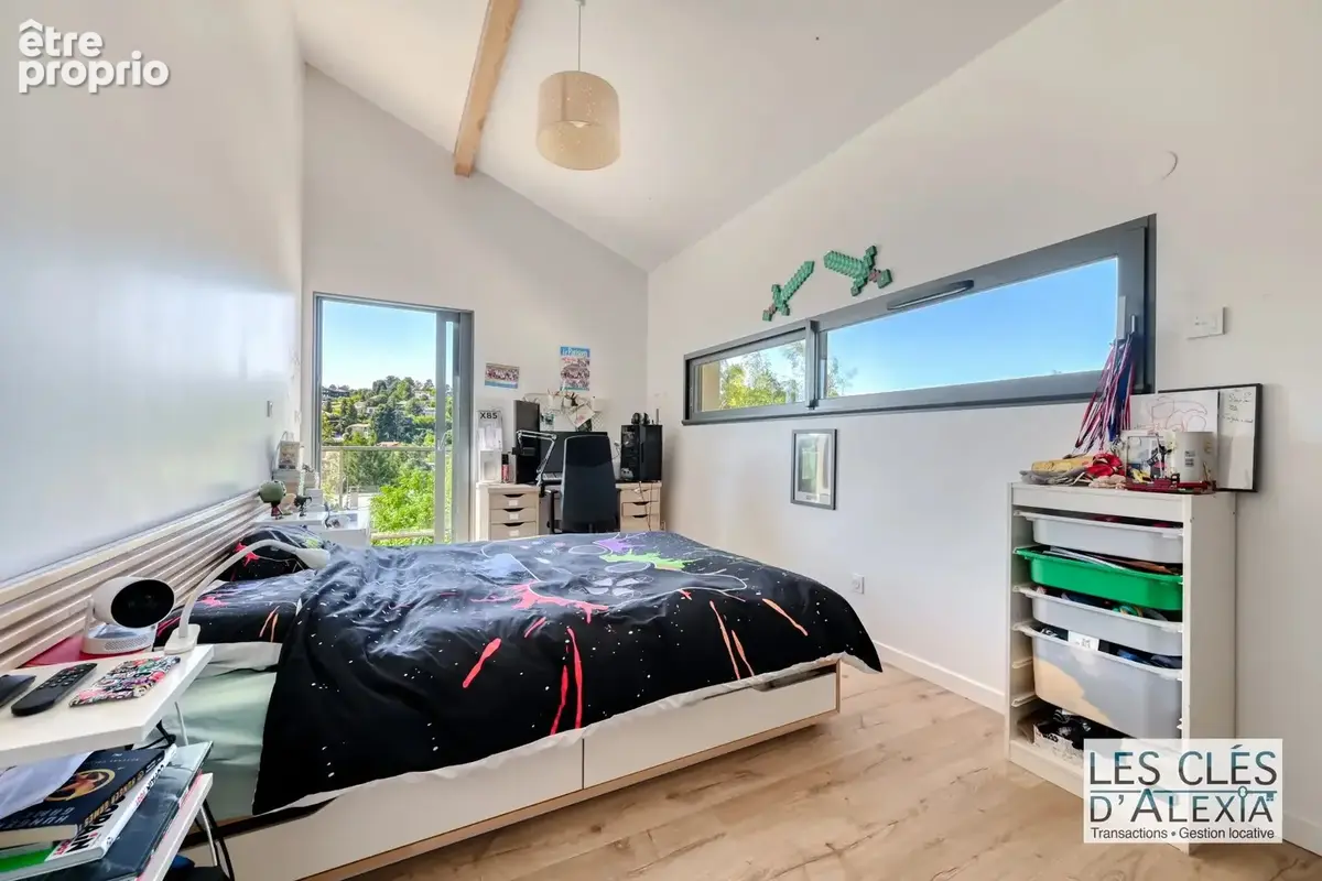 Saint-didier-au-mont-d’or — somptueuse maison contemporaine avec piscine  203 m²  terrain 2 134 m² - photo 13
