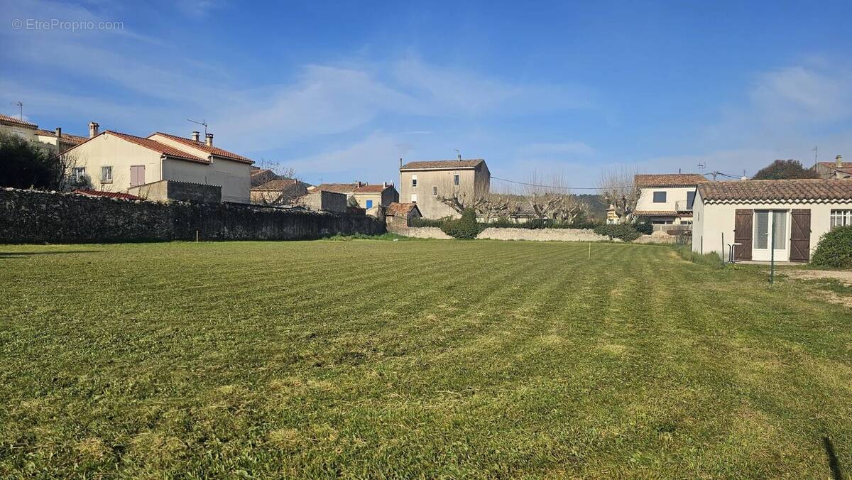 Terrain à NANS-LES-PINS