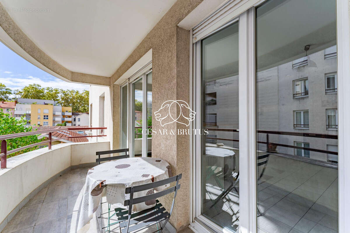 Appartement à LYON-9E