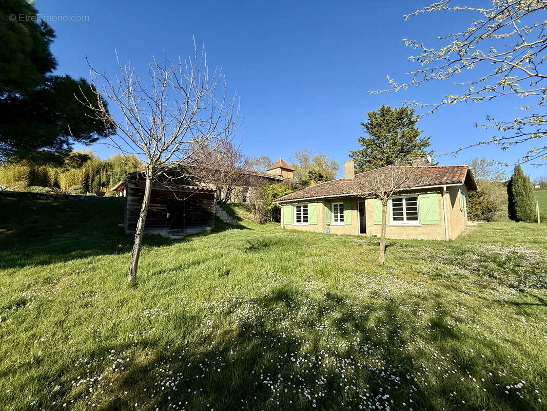 Maison à LE CASTERA