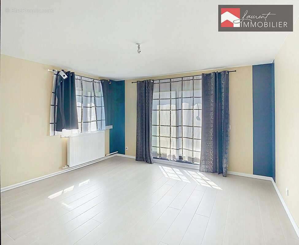 Villa de plain pied 3 chambres + Garage - 01190 CHEVROUX - photo 5