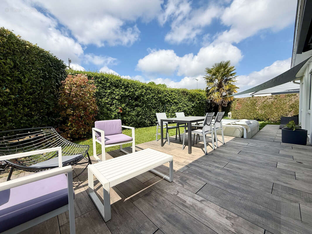 Amiens - quartier sud est - pavillon individuel de plain pied - terrasse  - jardin - double garages - photo 10