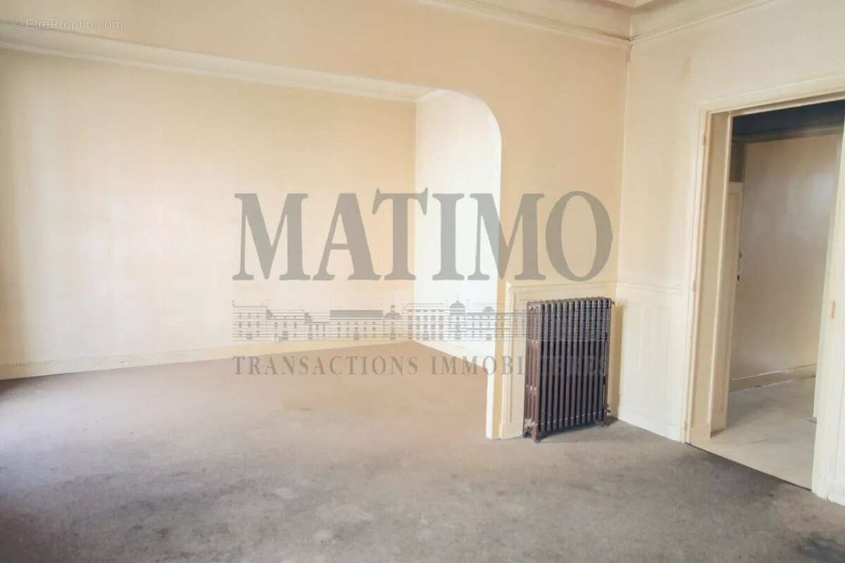 Appartement à LA GARENNE-COLOMBES