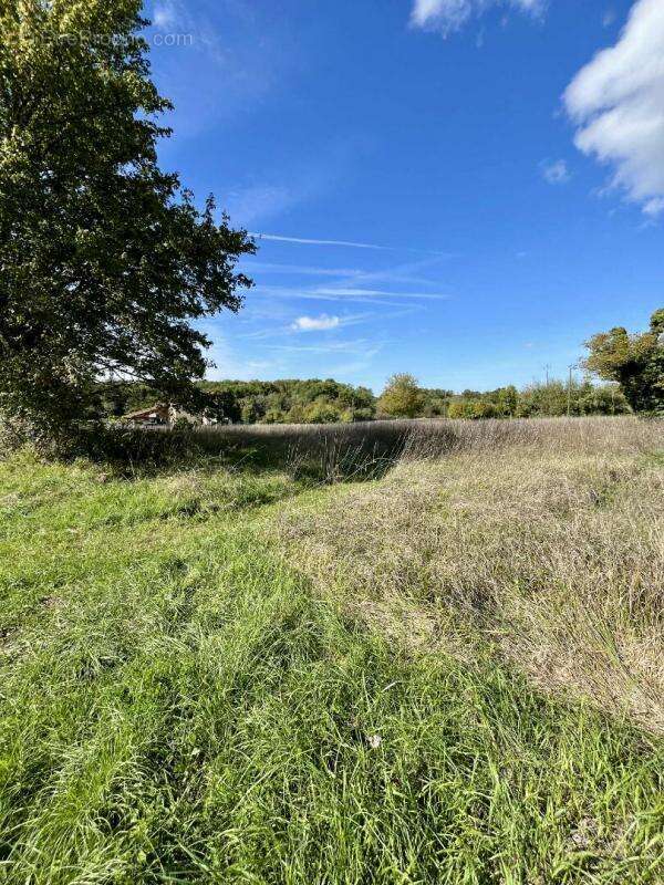 Terrain à BOURDEILLES