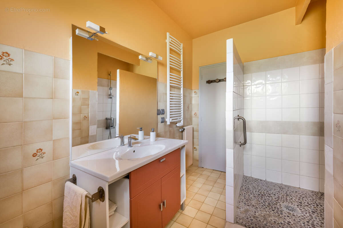 Maison à CHAZAY-D&#039;AZERGUES