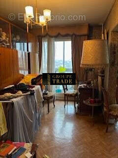 Appartement à LES PAVILLONS-SOUS-BOIS