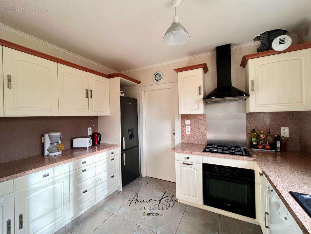 Maison à SAINT-GEORGES-DE-POINTINDOUX