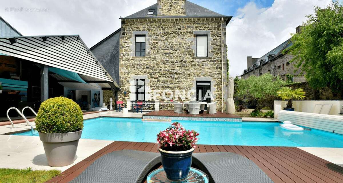 Maison à DOL-DE-BRETAGNE