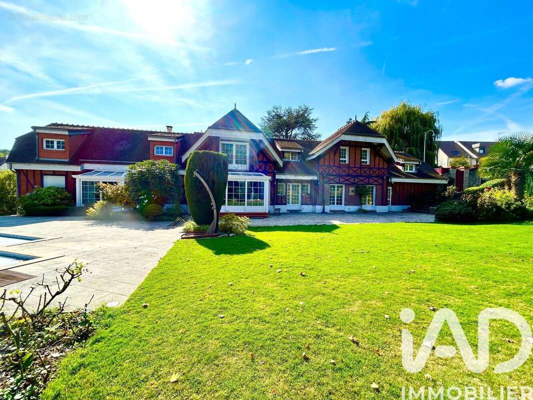 Photo 2 - Maison à SAINT-FARGEAU-PONTHIERRY