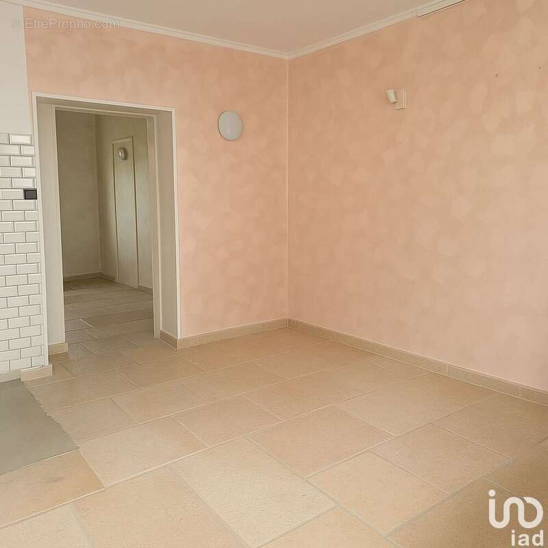 Photo 6 - Commerce à LE CREUSOT