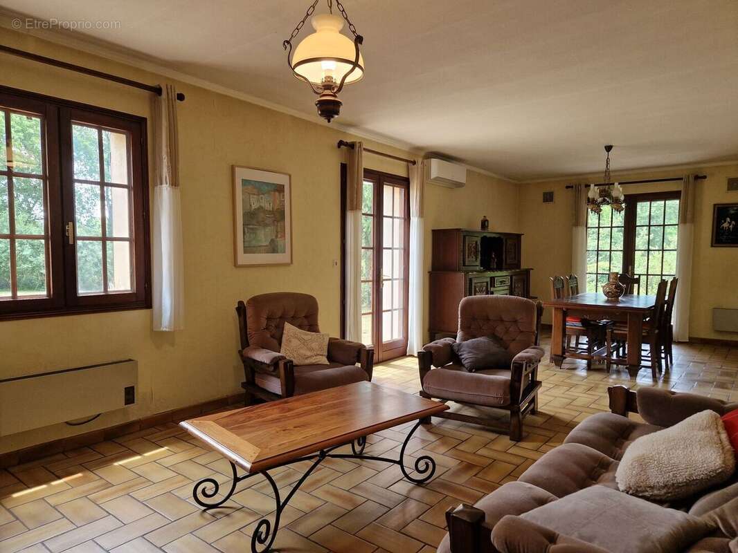 Maison de Plain pied et jardin proche des commerces. - photo 7