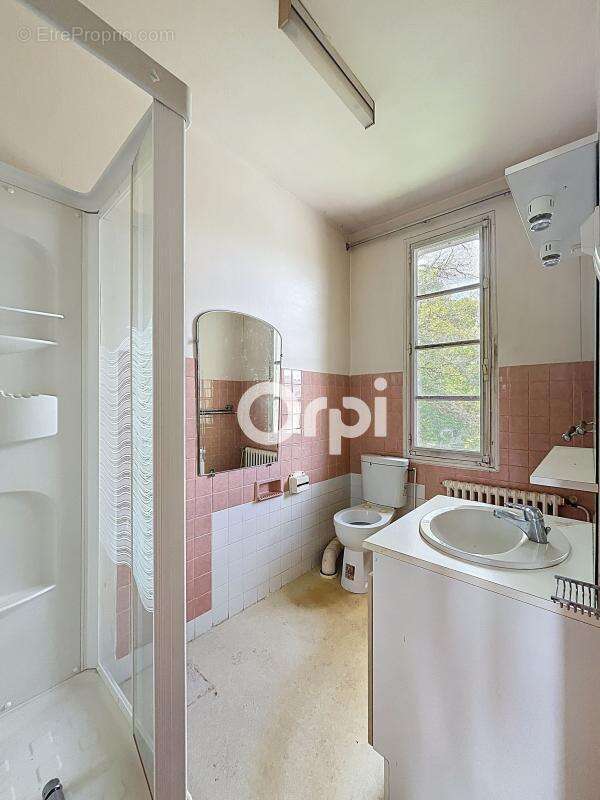 Maison à MONTAIGNAC-SAINT-HIPPOLYTE