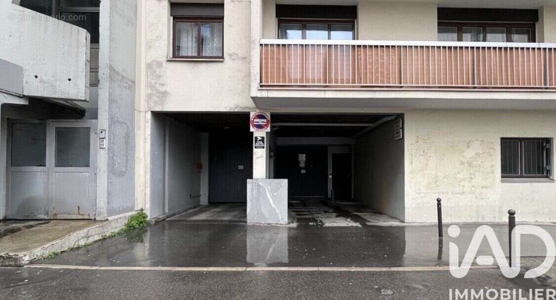 Photo 6 - Parking à PARIS-11E