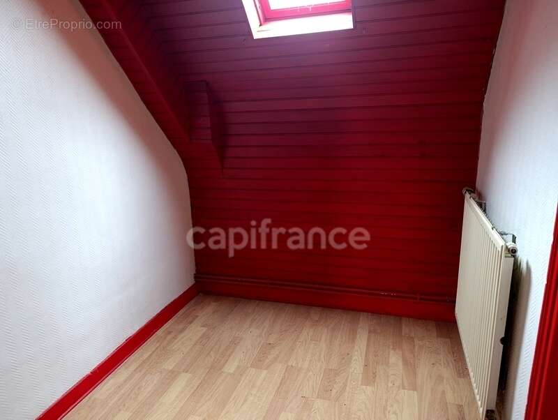 Maison à CROISILLES