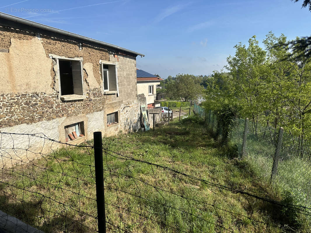 Autre à LA FOUILLOUSE
