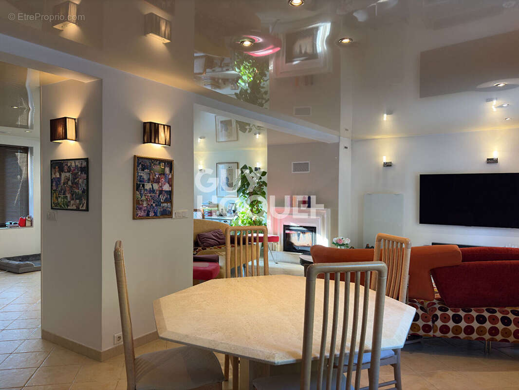 Maison à SOISY-SUR-SEINE