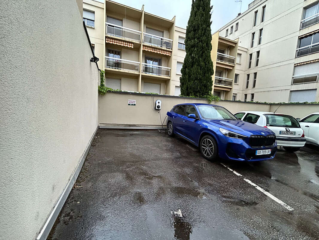 Choix N°1 pour ce local de standing avec stationnement. Centre ville. - photo 15